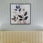 Stylish 2-bed 2-bath - Centre