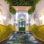 Stylish 2-bed 2-bath - Centre شقة