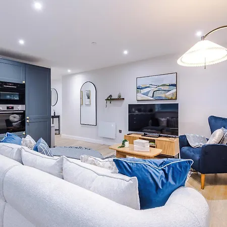 Stylish 2-bed 2-bath - Centre * Лидс