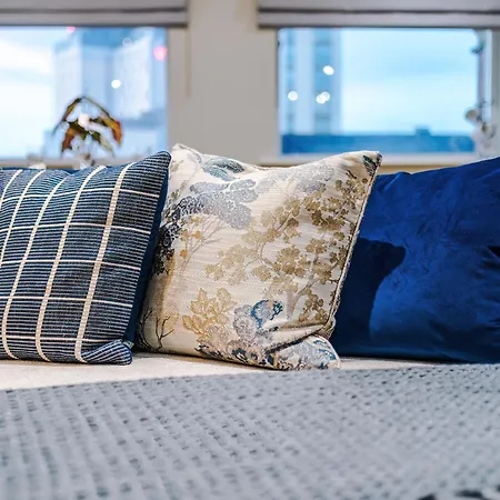 Stylish 2-bed 2-bath - Centre شقة ليدز