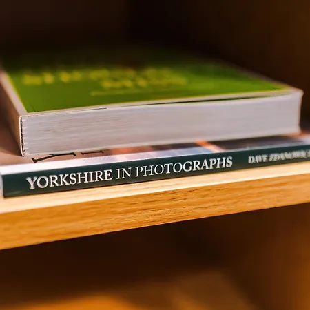 Stylish 2-bed 2-bath - Centre *