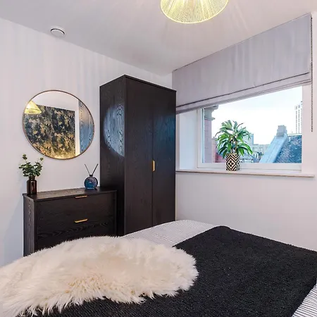 Stylish 2-bed 2-bath - Centre * Leeds (West Yorkshire)