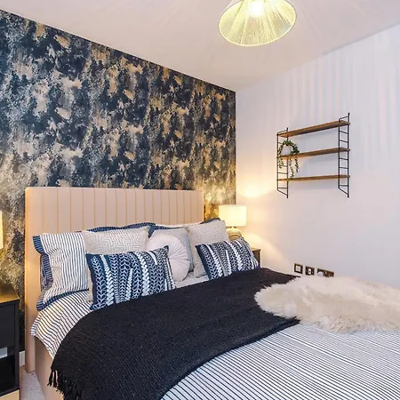 Stylish 2-bed 2-bath - Centre Апартаменты Лидс