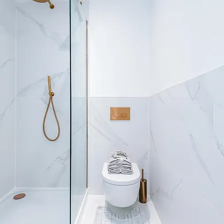 Stylish 2-bed 2-bath - Centre Apartamento