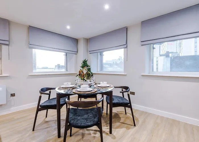 Stylish 2-bed - Prime Centre *