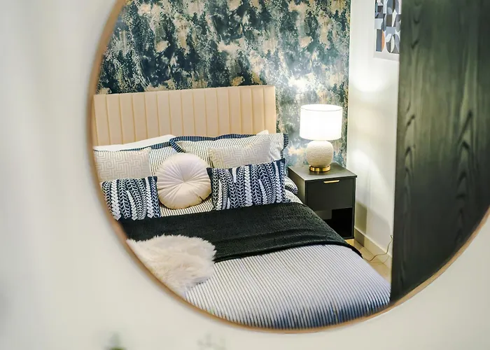 Stylish 2-bed - Prime Centre * Leeds (West Yorkshire)