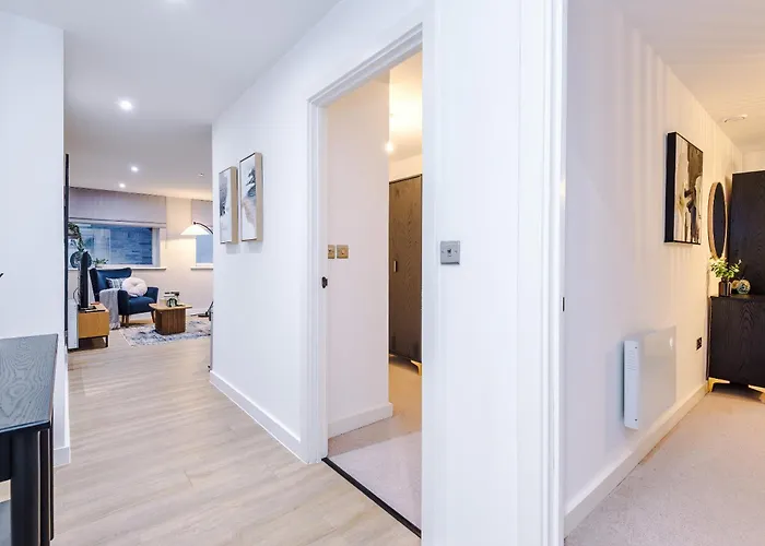 Stylish 2-bed - Prime Centre *