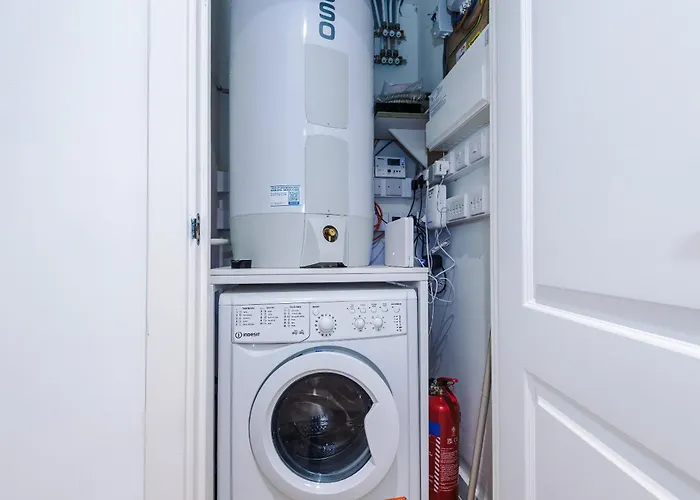 Stylish 2-bed - Prime Centre Apartamento