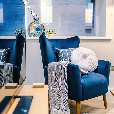 Stylish 2-bed 2-bath - Centre Lägenhet *